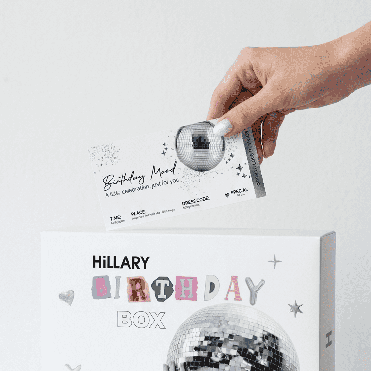 Набір Hillary's Birthday Deluxe Secret Box thumbnail